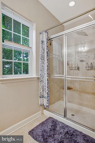 8210 WHITE STAR XING, Pasadena, MD 21122