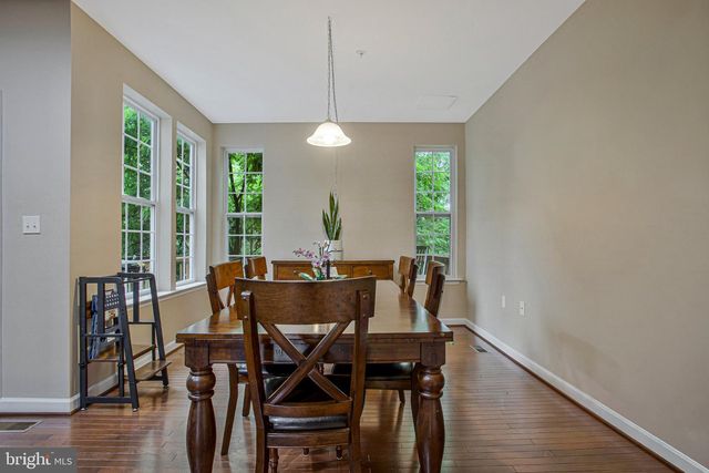 8210 WHITE STAR XING, Pasadena, MD 21122