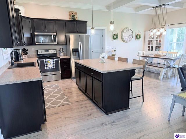1276 Chapeze Lane, Shepherdsville, KY 40165