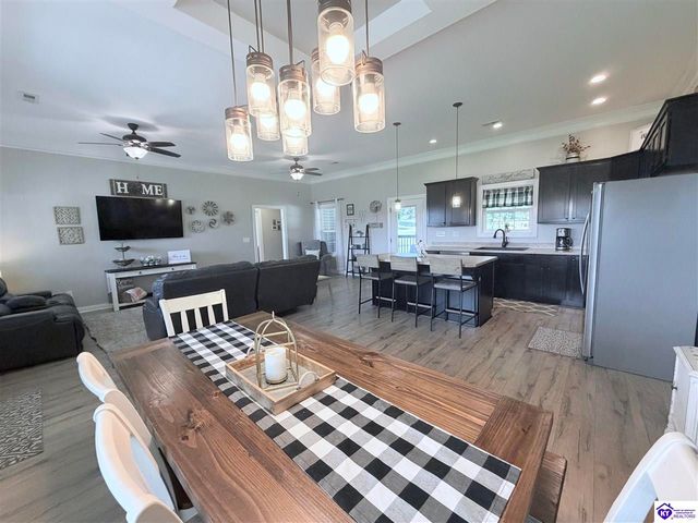 1276 Chapeze Lane, Shepherdsville, KY 40165