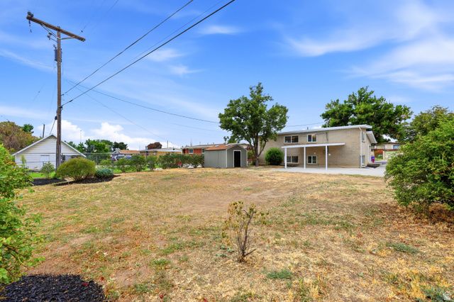 325 W PRINCETON DR, Midvale, UT 84047