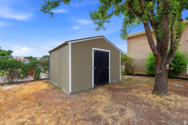 325 W PRINCETON DR, Midvale, UT 84047
