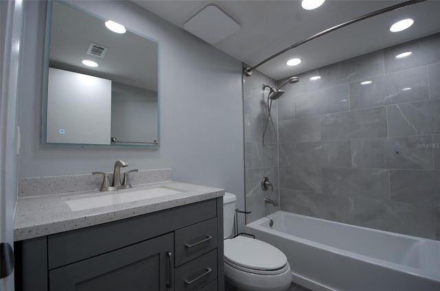 1258 PINE RIDGE CIRCLE W E2, Tarpon Springs, FL 34688