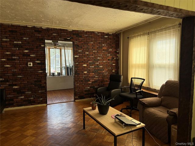53 Dewitt Street, Valley Stream, NY 11580