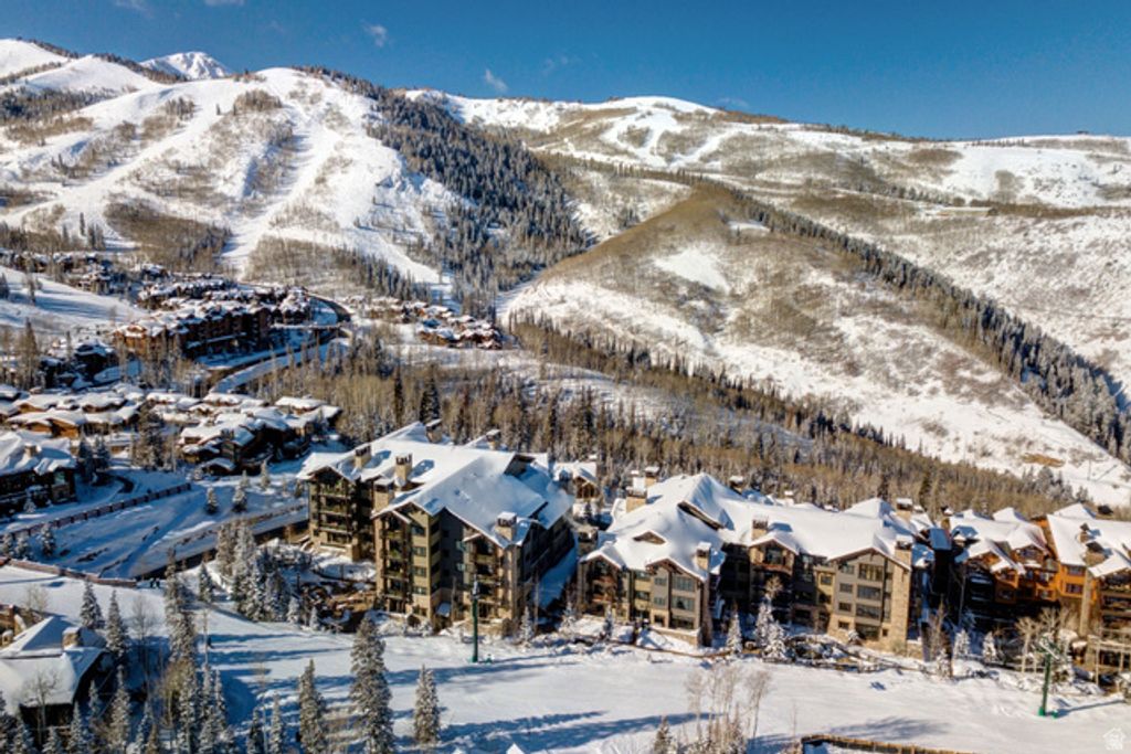 8889 EMPIRE CLUB DR #304, Deer Valley, UT 84060 — exterior