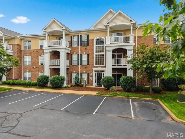 13115 Mill Crossing Court 100, St Louis, MO 63141