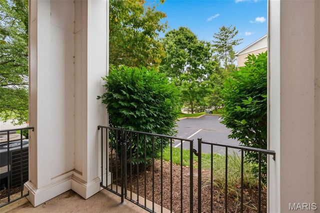 13115 Mill Crossing Court 100, St Louis, MO 63141