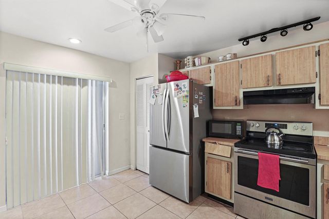 4235 Lucerne Villas Lane, Lake Worth, FL 33467