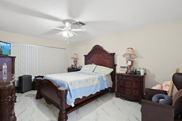 4235 Lucerne Villas Lane, Lake Worth, FL 33467