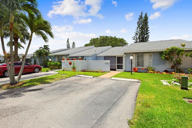 4235 Lucerne Villas Lane, Lake Worth, FL 33467