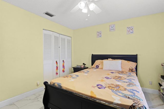 4235 Lucerne Villas Lane, Lake Worth, FL 33467