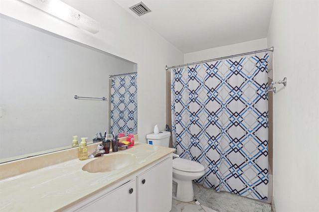 4235 Lucerne Villas Lane, Lake Worth, FL 33467