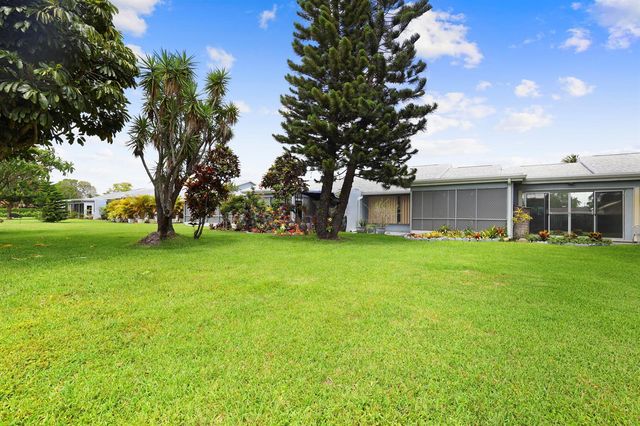 4235 Lucerne Villas Lane, Lake Worth, FL 33467