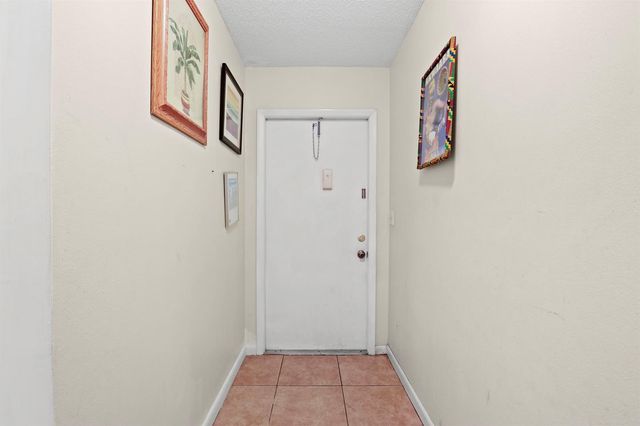 4235 Lucerne Villas Lane, Lake Worth, FL 33467