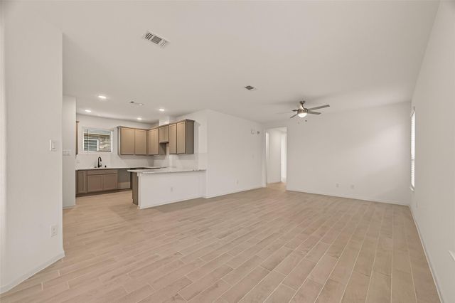 2915 Copper Falls Drive, Iowa Colony, TX 77583