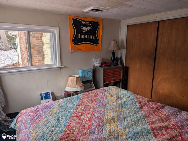 710 Lakeshore Drive, Columbiaville, MI 48421