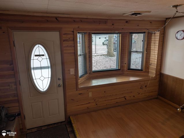 710 Lakeshore Drive, Columbiaville, MI 48421