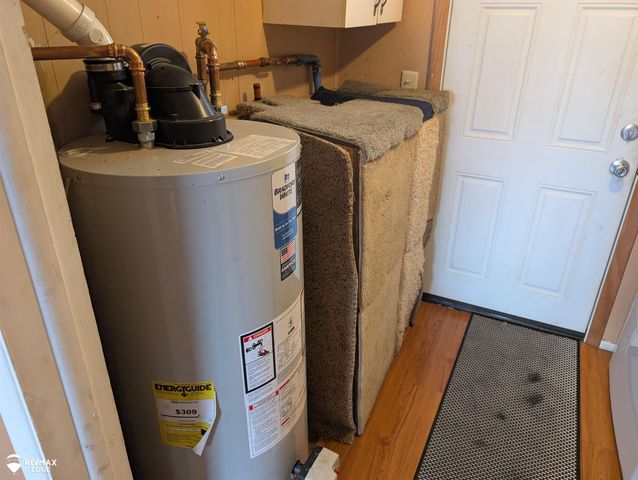 710 Lakeshore Drive, Columbiaville, MI 48421