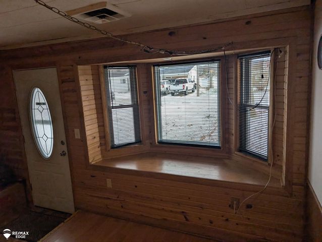 710 Lakeshore Drive, Columbiaville, MI 48421