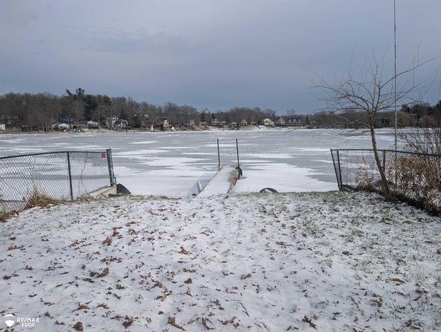 710 Lakeshore Drive, Columbiaville, MI 48421