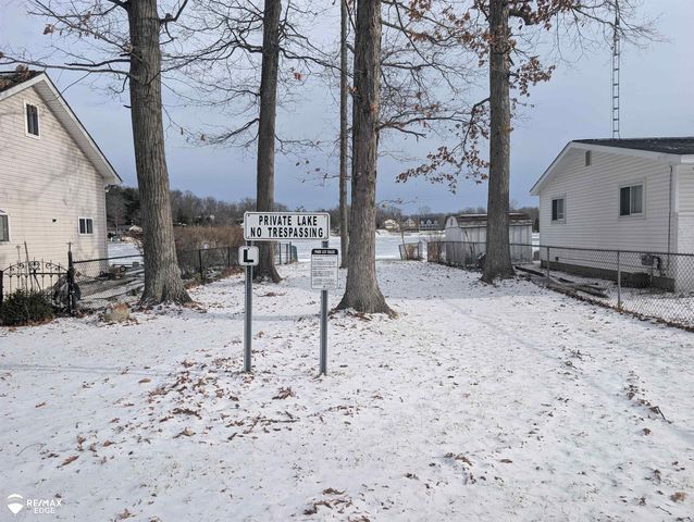 710 Lakeshore Drive, Columbiaville, MI 48421