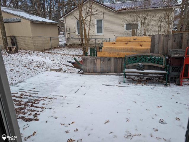 710 Lakeshore Drive, Columbiaville, MI 48421