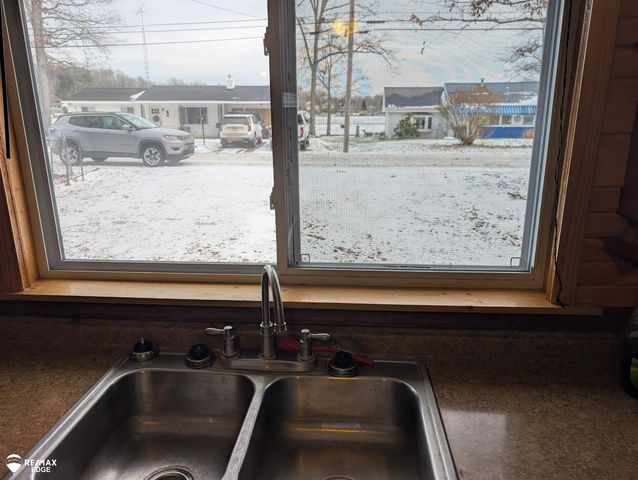 710 Lakeshore Drive, Columbiaville, MI 48421