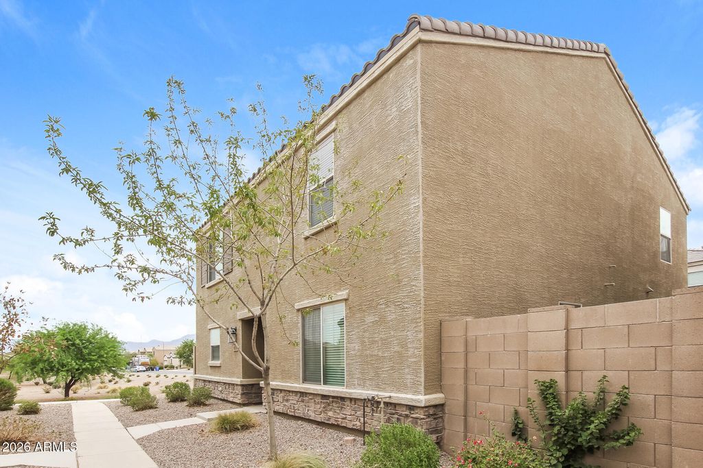 8235 W ODEUM Lane, Phoenix, AZ 85043 — photo 2