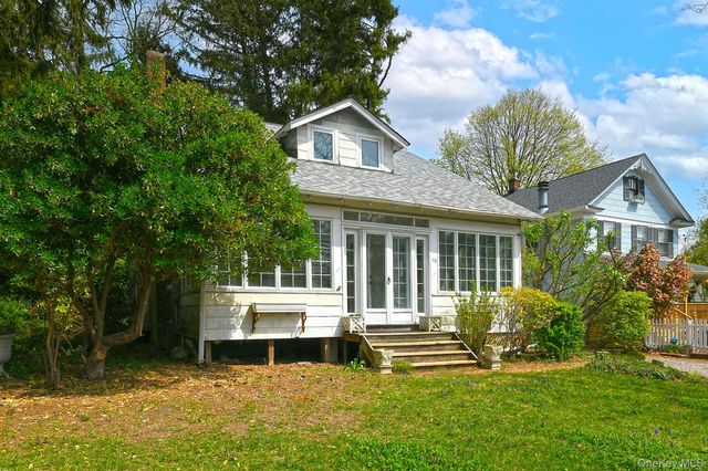 22 Prospect Road, Centerport, NY 11721