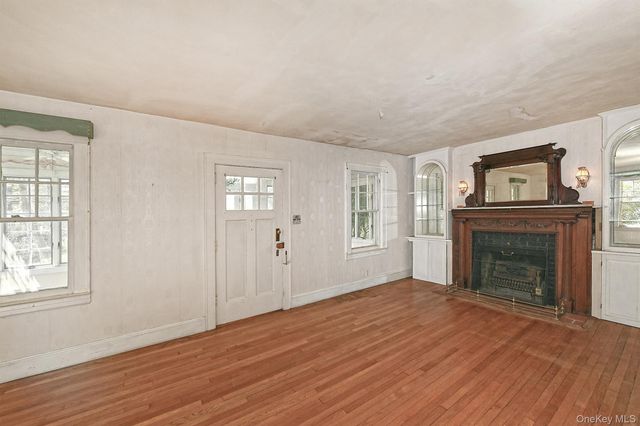 22 Prospect Road, Centerport, NY 11721