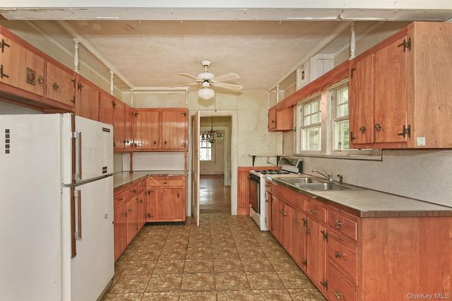 22 Prospect Road, Centerport, NY 11721