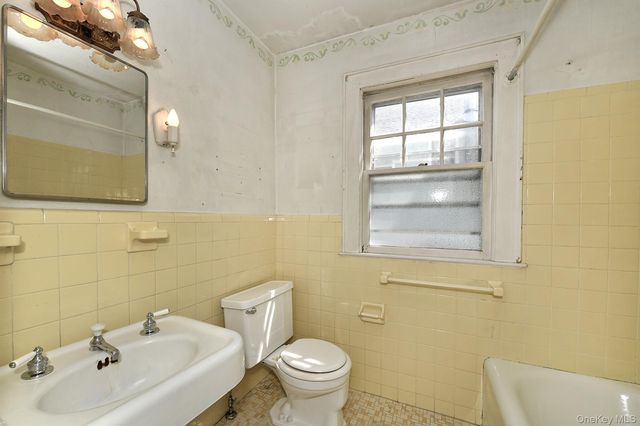 22 Prospect Road, Centerport, NY 11721