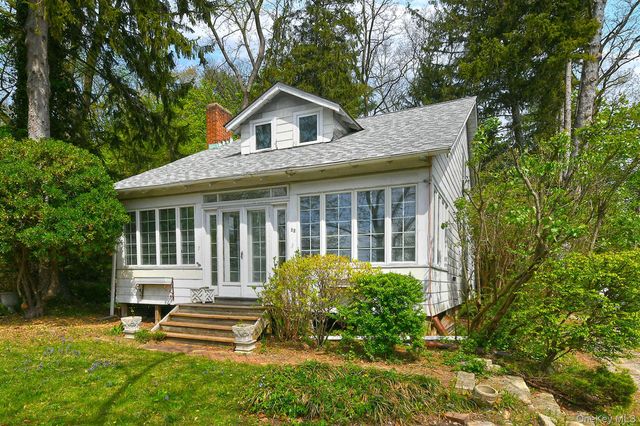 22 Prospect Road, Centerport, NY 11721