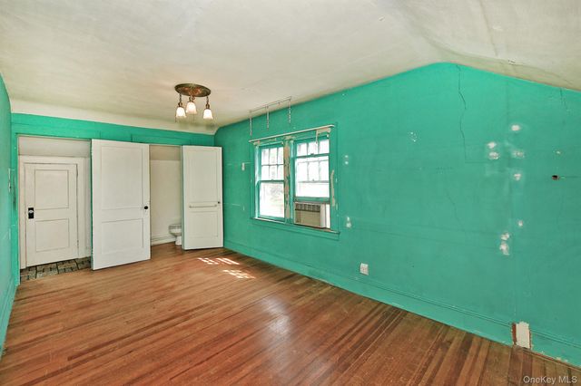 22 Prospect Road, Centerport, NY 11721