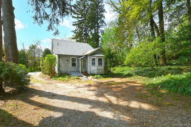 22 Prospect Road, Centerport, NY 11721