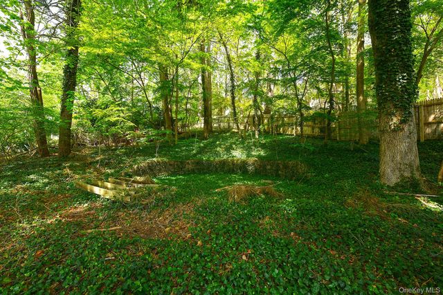 22 Prospect Road, Centerport, NY 11721