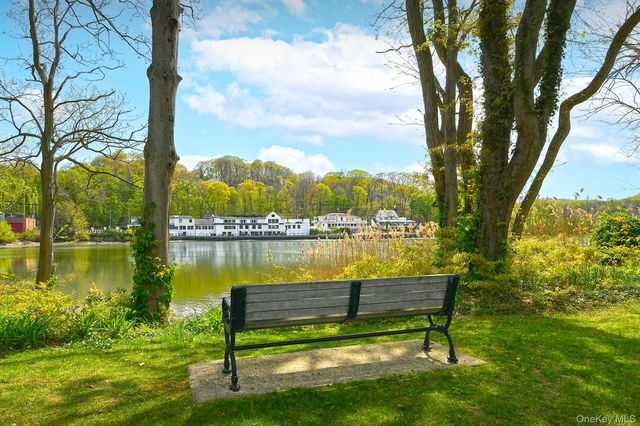 22 Prospect Road, Centerport, NY 11721