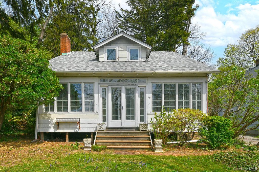 22 Prospect Road, Centerport, NY 11721