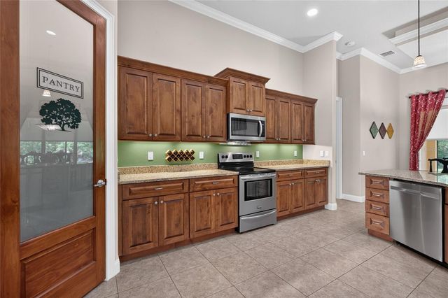 6 SCARLET OAK CIRCLE, Palm Coast, FL 32137