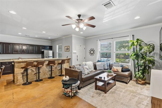339 Newcomb Lane, College Station, TX 77845