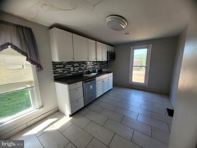 124 S WATER ST, Frostburg, MD 21532