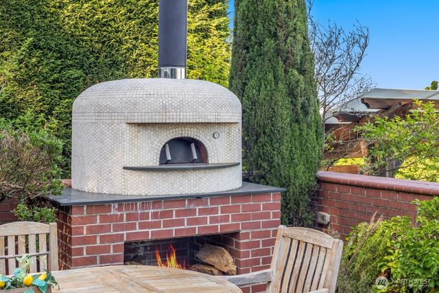 7044 50th Avenue NE, Seattle, WA 98115