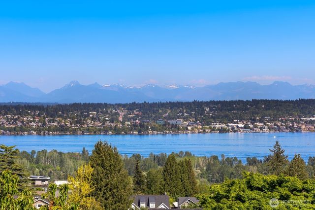 7044 50th Avenue NE, Seattle, WA 98115