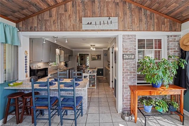 414 Longmeadow Drive, Clemmons, NC 27012