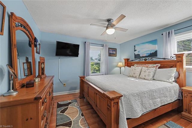 414 Longmeadow Drive, Clemmons, NC 27012