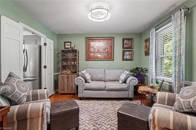 414 Longmeadow Drive, Clemmons, NC 27012