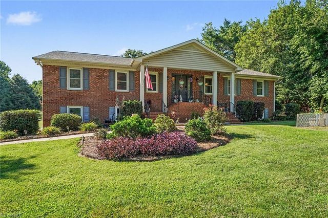 414 Longmeadow Drive, Clemmons, NC 27012