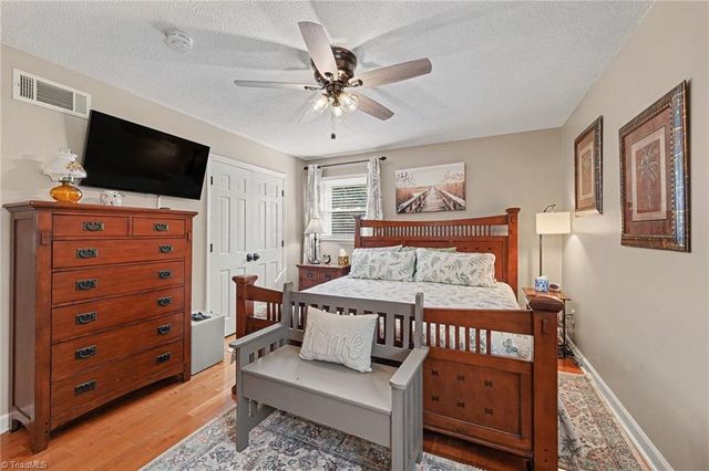 414 Longmeadow Drive, Clemmons, NC 27012