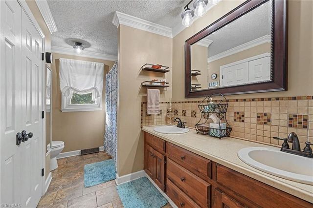 414 Longmeadow Drive, Clemmons, NC 27012