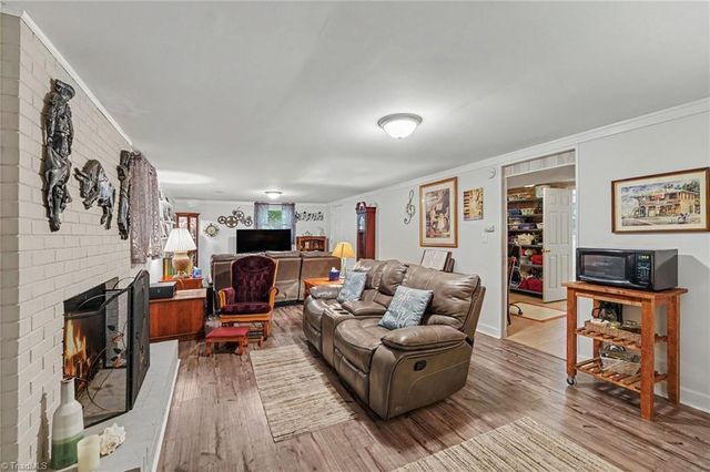 414 Longmeadow Drive, Clemmons, NC 27012